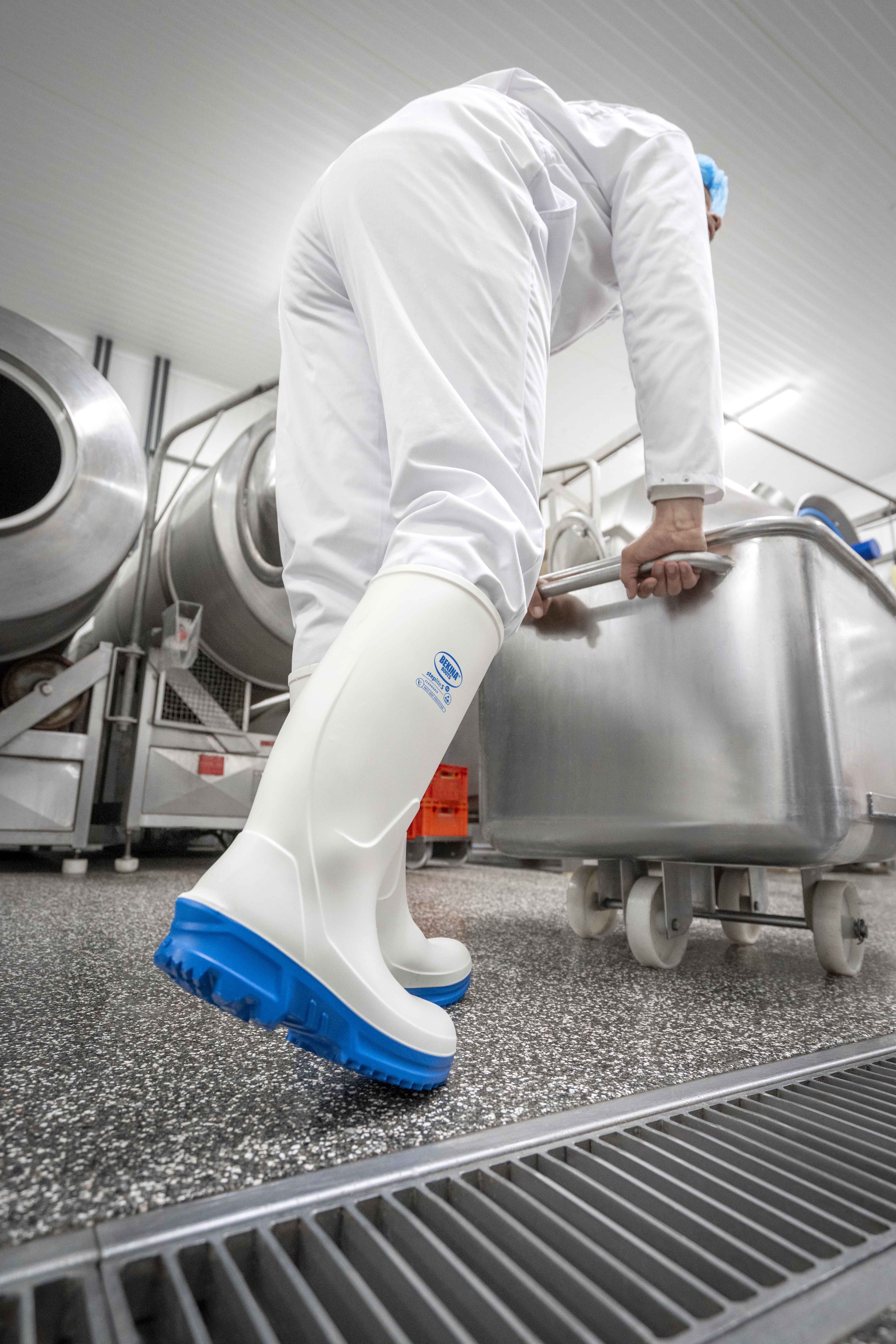 StepliteS_CleanGrip_white_food_Lowres_2